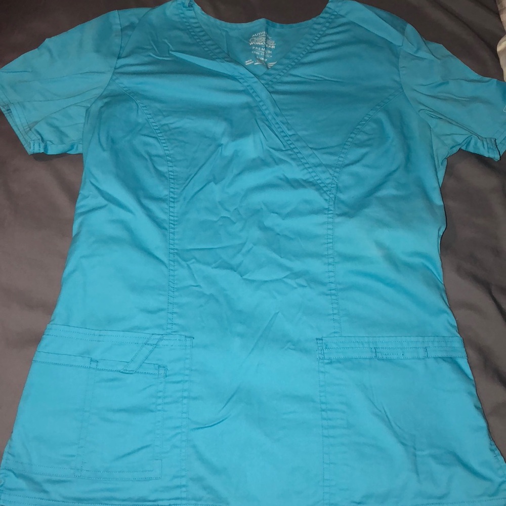 Scrub Top 👩🏼‍⚕️